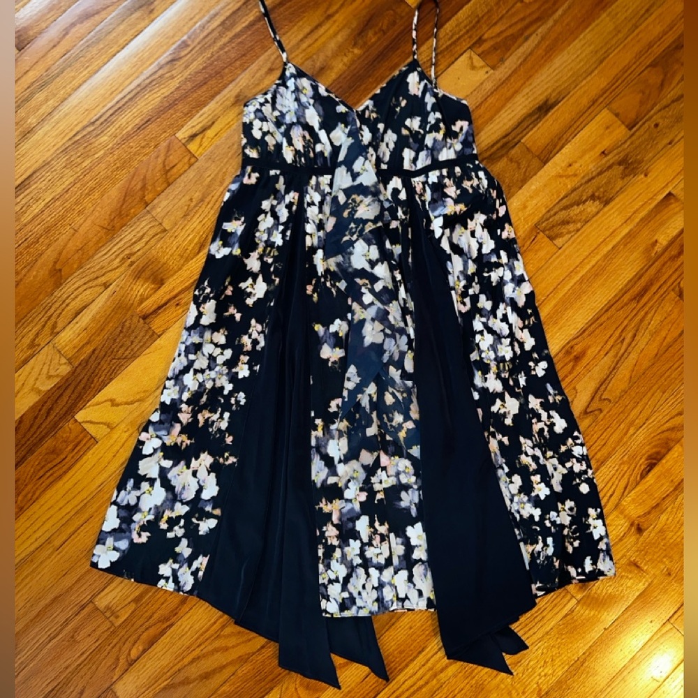 Simply Vera Vera Wang size M Blue Midi Floral Spaghetti Strap Dress NWT‎